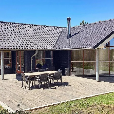 Luxury Seaside Retreat With Spa-By Traum Holiday home